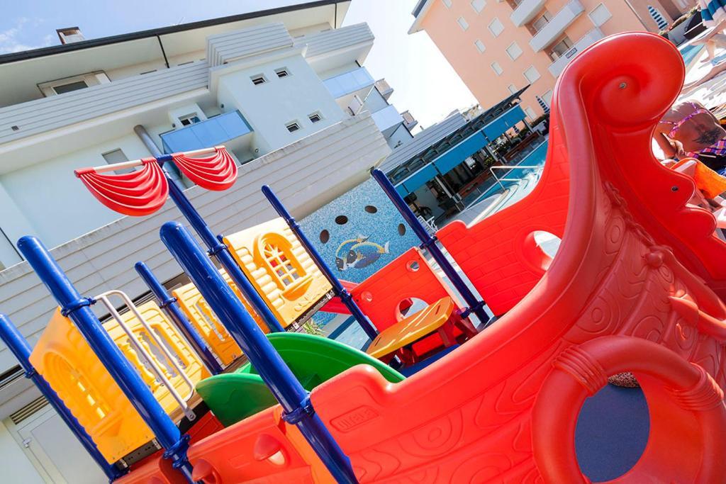 Hotel Mayer Bibione Exterior photo